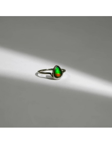 Essentials Teardrop Ammolite Ring in Sterling Silver hantent personnes